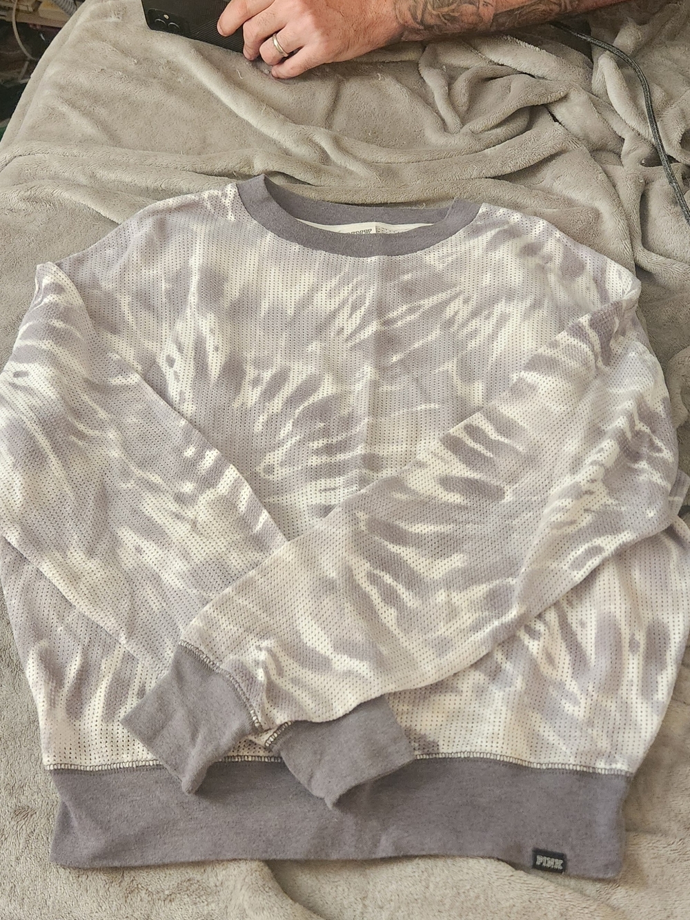 PINK Victoria's Secret Gray & White Tie-Dye Long Sleeve Crew
